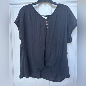 Women’s black casual twist front short sleeve shirt
